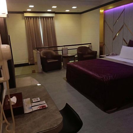 Xin Yuan Motel 台中市 エクステリア 写真