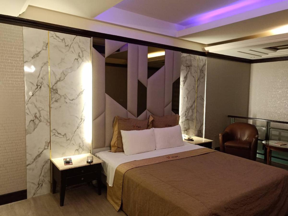 Xin Yuan Motel 台中市 エクステリア 写真