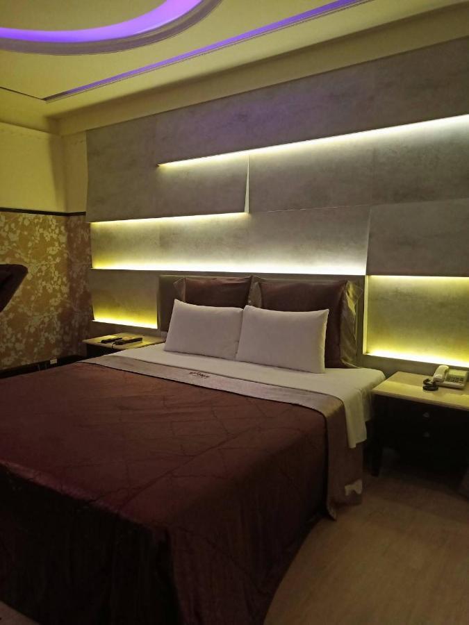 Xin Yuan Motel 台中市 エクステリア 写真