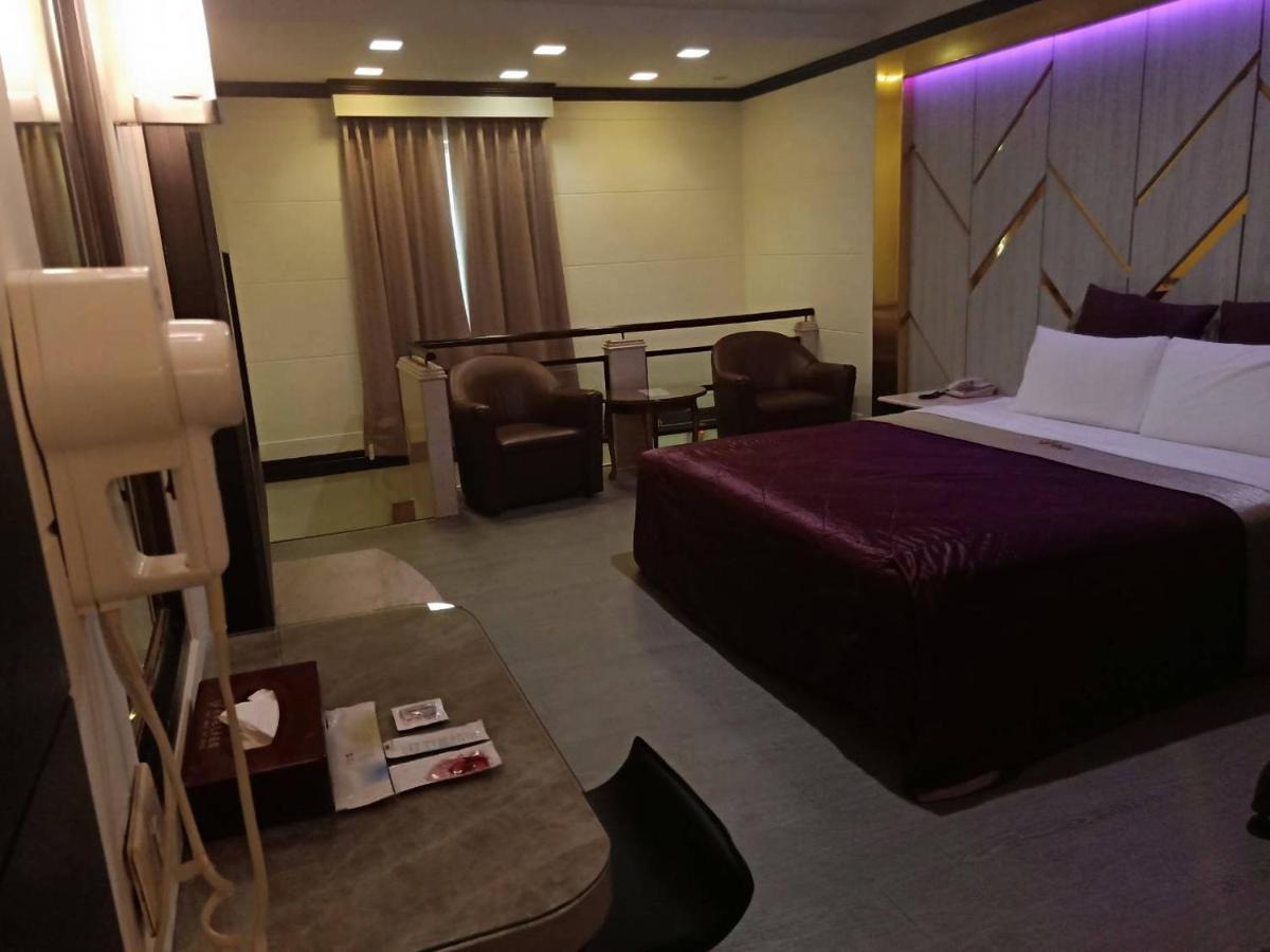 Xin Yuan Motel 台中市 エクステリア 写真